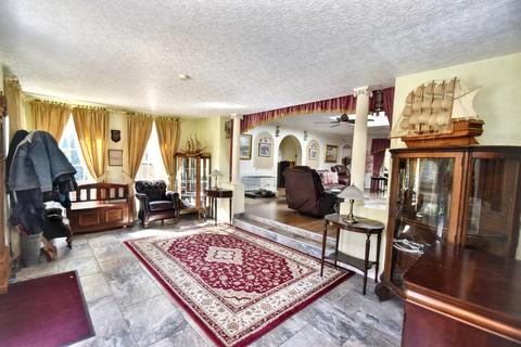 4 bedroom bungalow for sale, Skegness Road, Chapel St. Leonards, PE24