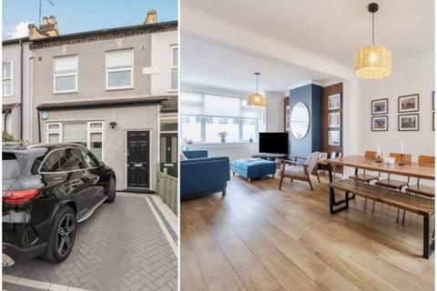 3 bedroom terraced house for sale, Maple Road, London SE20