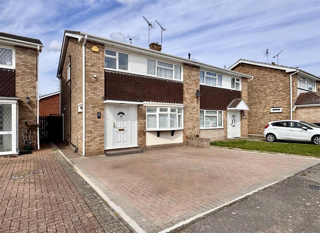 Boyne Drive, Springfield, Chelmsford 3 bed semi-detached house for sale ...