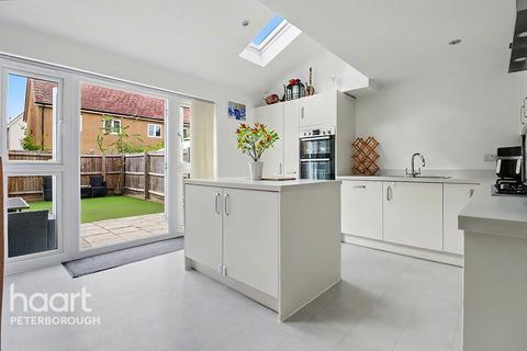 4 bedroom townhouse for sale, Chapman Avenue, West Town