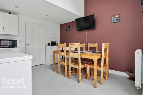 4 bedroom townhouse for sale, Chapman Avenue, West Town