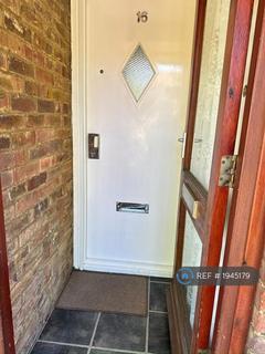 1 bedroom flat to rent, Kings Court, London, E13