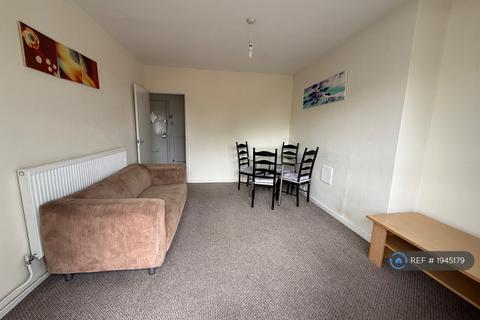 1 bedroom flat to rent, Kings Court, London, E13