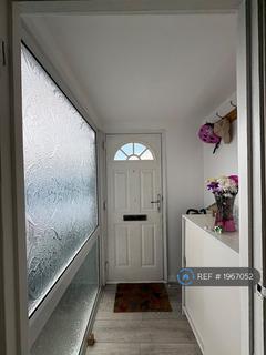 3 bedroom terraced house to rent, Fairwater Drive, Reading, RG5