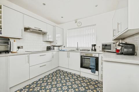3 bedroom detached bungalow for sale, Leith Court, Dewsbury, WF12