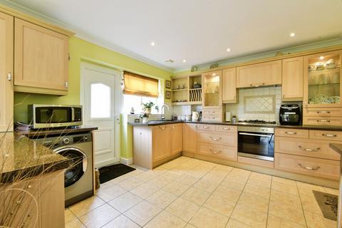 2 bedroom detached bungalow for sale, Kiveton Gardens, Sheffield, S26