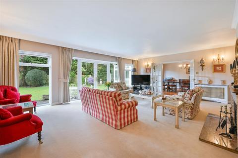 3 bedroom detached bungalow for sale, Glen Close, Kingswood Warren Estate