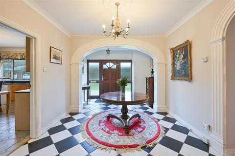 3 bedroom detached bungalow for sale, Glen Close, Kingswood Warren Estate