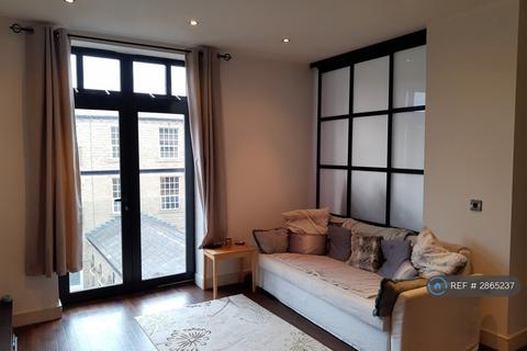 2 bed flat/apartment for rent in Commercial Street, Huddersfield, HD1