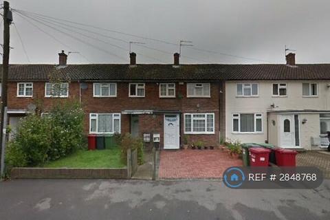 4 bed terraced house for rent in Reddington Drive, Slough, SL3