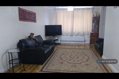 4 bedroom terraced house to rent, Reddington Drive, Slough, SL3