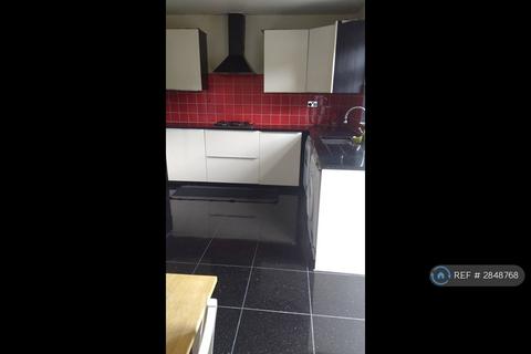 4 bedroom terraced house to rent, Reddington Drive, Slough, SL3