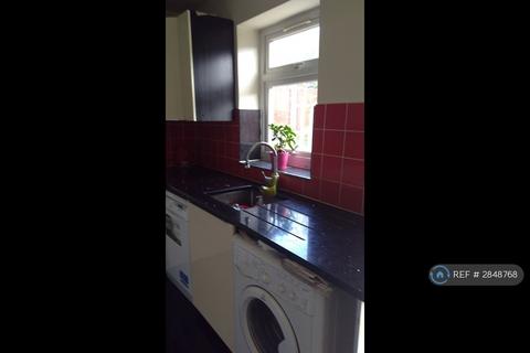 4 bedroom terraced house to rent, Reddington Drive, Slough, SL3