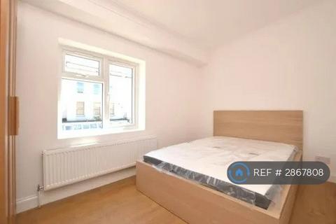 2 bedroom flat to rent, Choumert Road, London, SE15