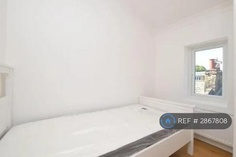 2 bedroom flat to rent, Choumert Road, London, SE15