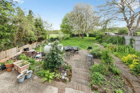 3 bedroom end of terrace house for sale, Watling Street, Heath and Reach, Leighton Buzzard, Bedfordshire, LU7