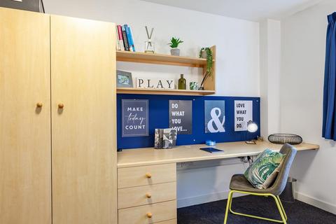 1 bedroom in a flat share to rent, Polhill Avenue, Bedford MK41
