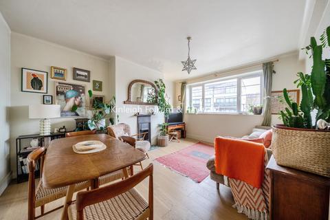 Lee High Road, Hither Green, London, SE13