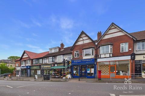 2 bedroom apartment to rent, Park Road, Altrincham WA15
