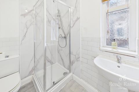 2 bedroom apartment to rent, Park Road, Altrincham WA15