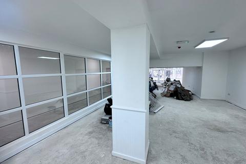 Retail property (high street) to rent, 24 Fore St Bodmin PL31 2HQ