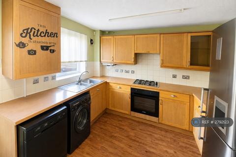 2 bedroom terraced house to rent, Stern Close, Barking, IG11