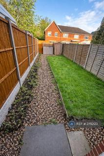 2 bedroom terraced house to rent, Stern Close, Barking, IG11