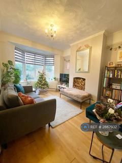 2 bedroom flat to rent, Hale Road, Altrincham, WA15