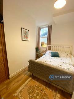 2 bedroom flat to rent, Hale Road, Altrincham, WA15