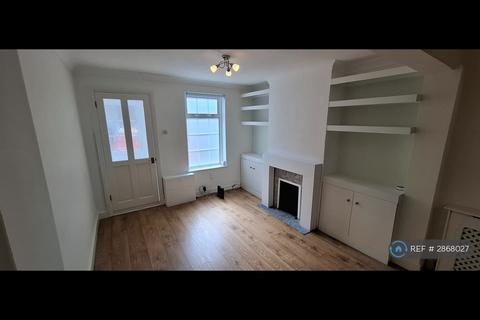 2 bedroom terraced house to rent, East Road, Welling, DA16