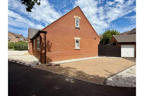 4 bedroom detached house for sale, Woodruff Close, Bicester, OX26