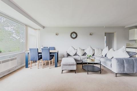 2 bedroom apartment for sale, Wray Common Road, Reigate