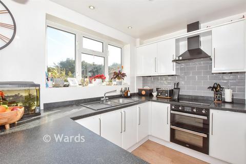 4 bedroom semi-detached house for sale, Boughton Lane, Maidstone ME15