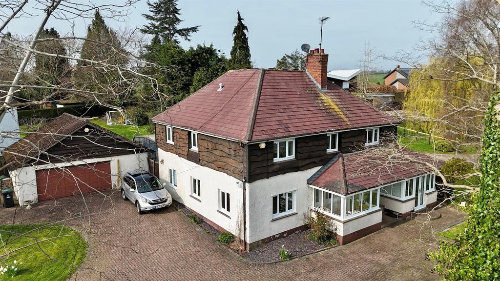 4 bedroom detached house for sale