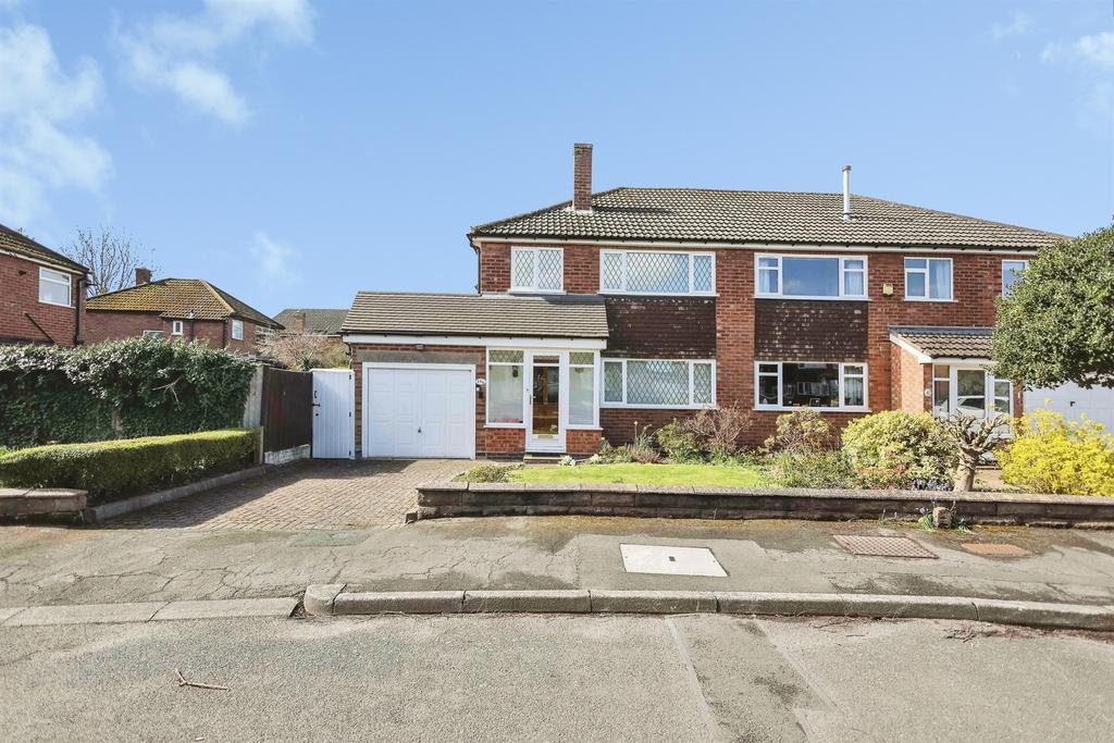 3 bedroom semi-detached house for sale