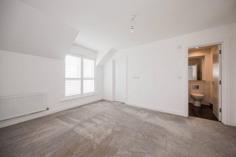4 bedroom semi-detached house for sale, Elsanta Close, Tunbridge Wells