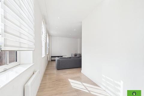undefined, High Street, Hornchurch RM12
