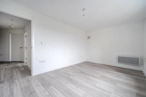 2 bedroom apartment for sale, Bath Road, Slough