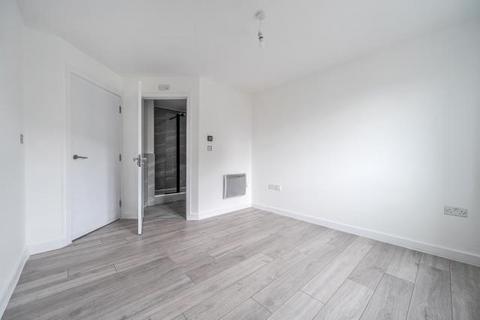 2 bedroom apartment for sale, Bath Road, Slough