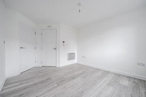 2 bedroom apartment for sale, Bath Road, Slough