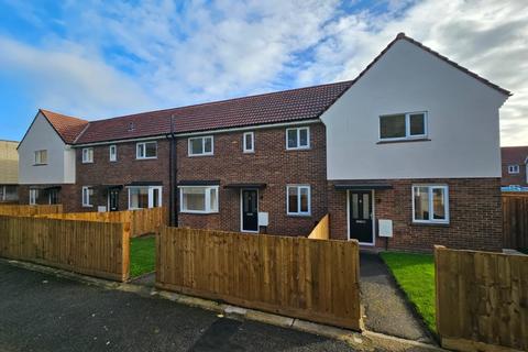 2 bedroom end of terrace house to rent, Cavalry Crescent Windsor SL4