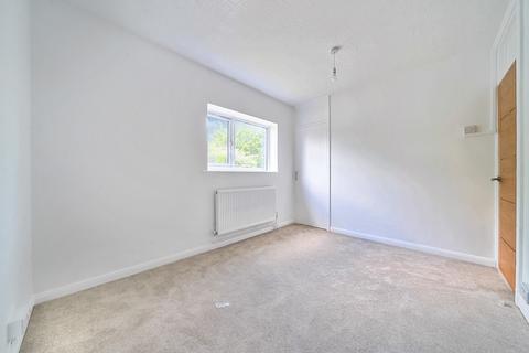 2 bedroom end of terrace house to rent, Cavalry Crescent Windsor SL4