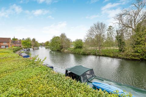 2 bedroom apartment for sale, River Meads, Stanstead Abbotts