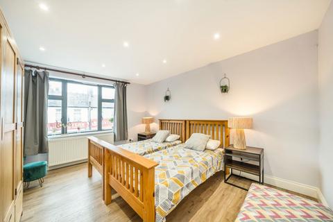3 bedroom flat to rent, Dudden Hill Lane, London NW10