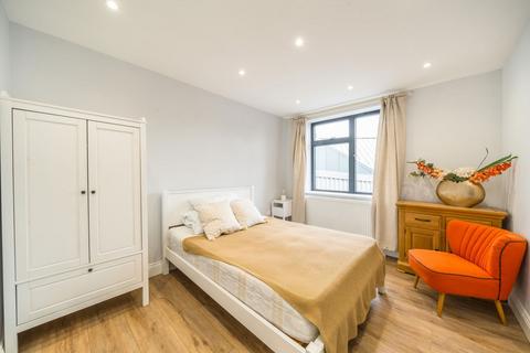 3 bedroom flat to rent, Dudden Hill Lane, London NW10