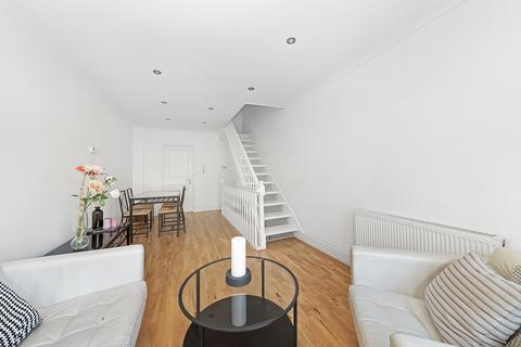 3 bedroom terraced house for sale, Queensborough Mews, London, W2