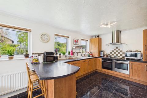 4 bedroom detached house for sale, Locks Road, Locks Heath