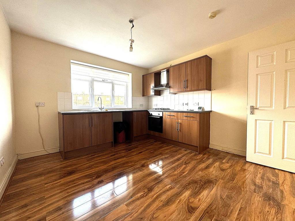 Ash Grove,Southall,UB1 2UN - View 3