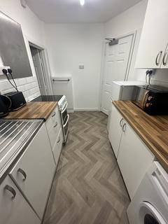1 bedroom flat to rent, Caerleon Road, ,