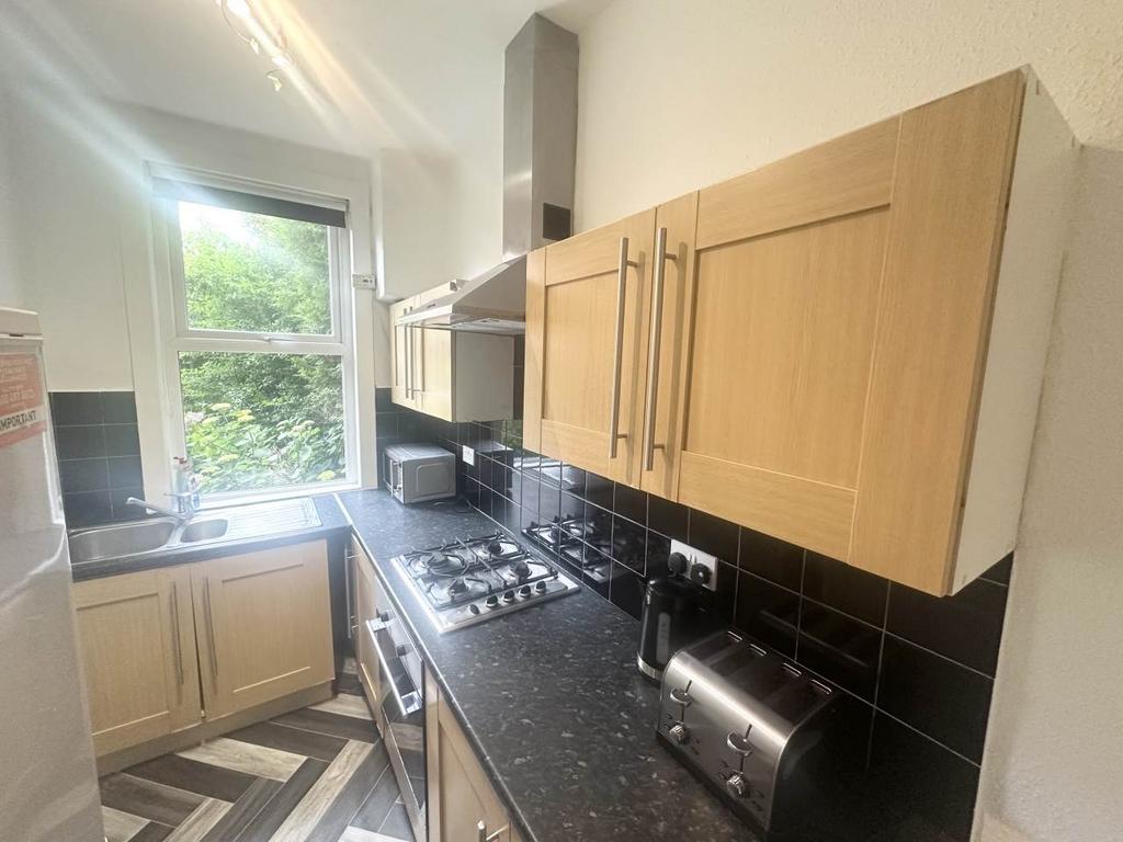 Wetherby Grove, Leeds LS4 - View 4
